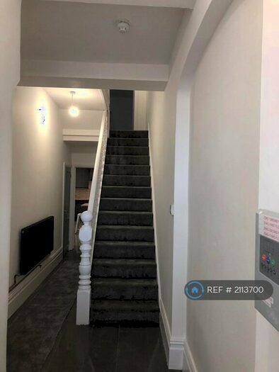 10 Bedroom Terraced House To Rent In Bryn Road, Brynmill, Swansea, SA2