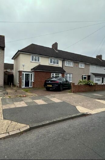 2 Bedroom Semi-Detached House To Rent In Lowshoe Lane, Romford, RM5