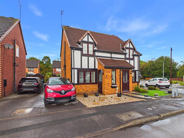 2 Bedroom Semi-Detached House For Sale In Fuchsia Drive, Hull, HU4