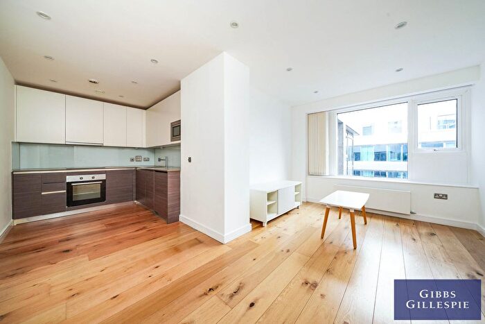 1 Bedroom Flat To Rent In Tryon Apartments, Balfour Road, Hounslow, TW3