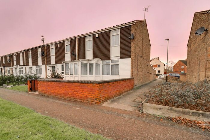 3 Bedroom Semi-Detached House To Rent In Goodwood Road, Leicester, LE5