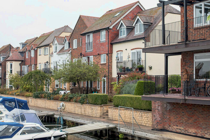 2 Bedroom Apartment To Rent In West Quay, Abingdon, OX14