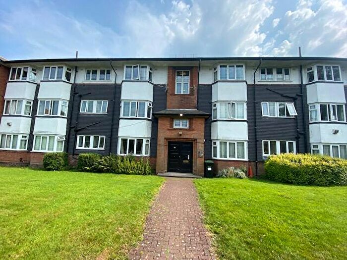2 Bedroom Flat To Rent In Flat Weoley Court, Gibbins Rd, West Midlands, B29