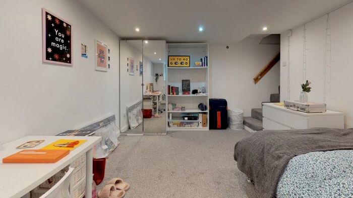 3 Bedroom Terraced House To Rent In Pennington Terrace, Woodhouse, Leeds, LS6