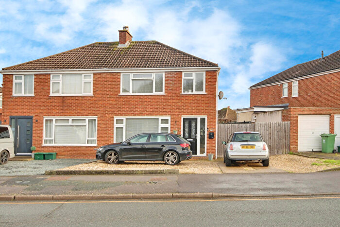 3 Bedroom Semi Detached House For Sale In Oxstalls Way, Longlevens, Gloucester, GL2