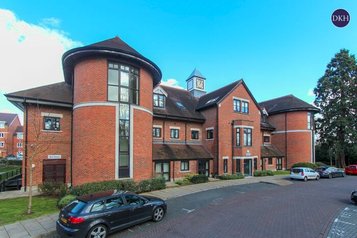2 Bedroom Flat To Rent In Lockhart Road, Watford, Hertfordshire, WD17