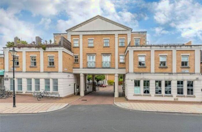 1 Bedroom Flat To Rent In Floris Place, London, SW4