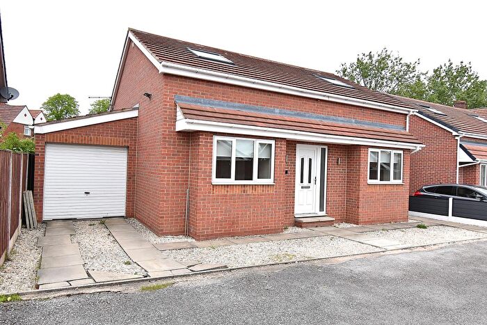3 Bedroom Detached Bungalow To Rent In Highclere Court, Pontefract, WF9