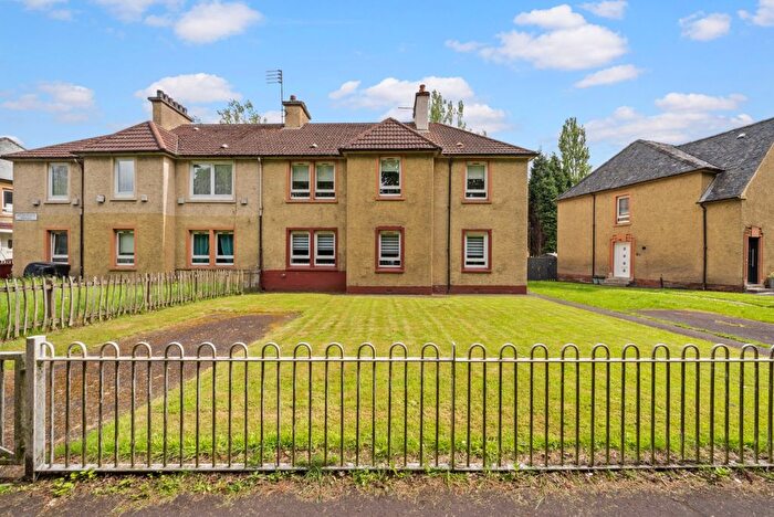 3 Bedroom Flat To Rent In Auchinraith Terrace, Blantyre, South Lanarkshire, G72