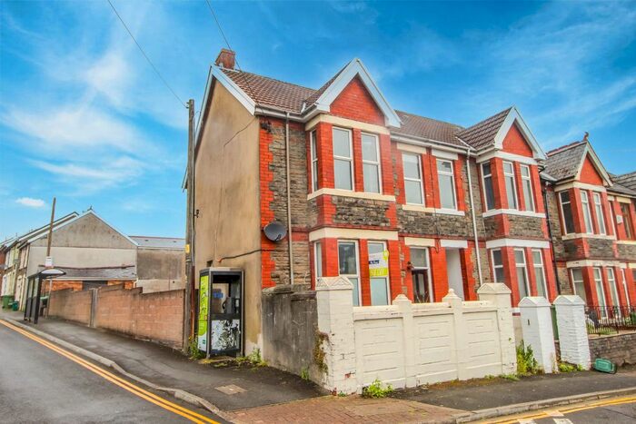 5 Bedroom Property To Rent In Park Crescent, Treforest, Pontypridd, CF37