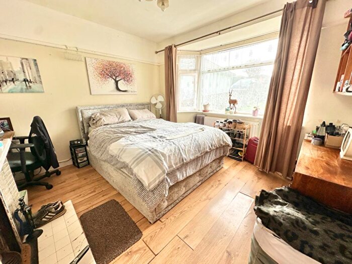2 Bedroom Bungalow For Sale In Fernhill Avenue, Weymouth, DT4