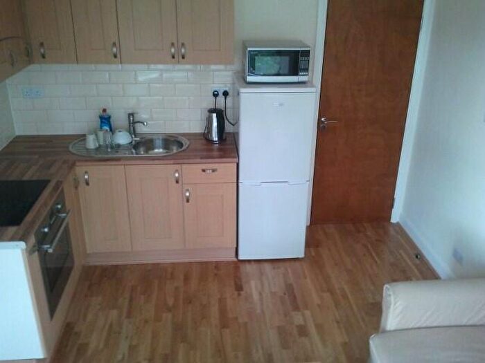 1 Bedroom Apartment To Rent In Castle Road, North Finchley, London, N12