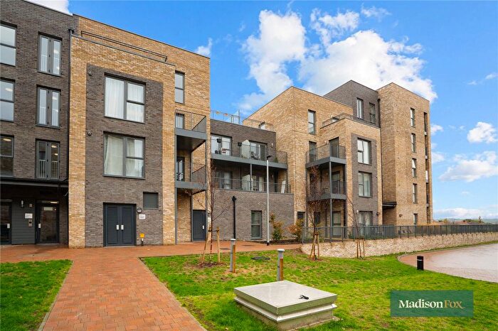 1 Bedroom Flat To Rent In Luctons Close, Loughton, Essex, IG10