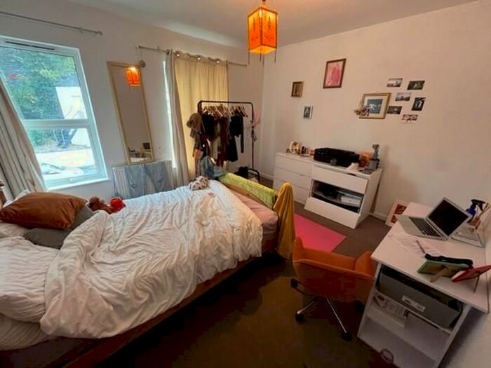 4 Bedroom Terraced House To Rent In Hollingdean Road, Brighton, BN2