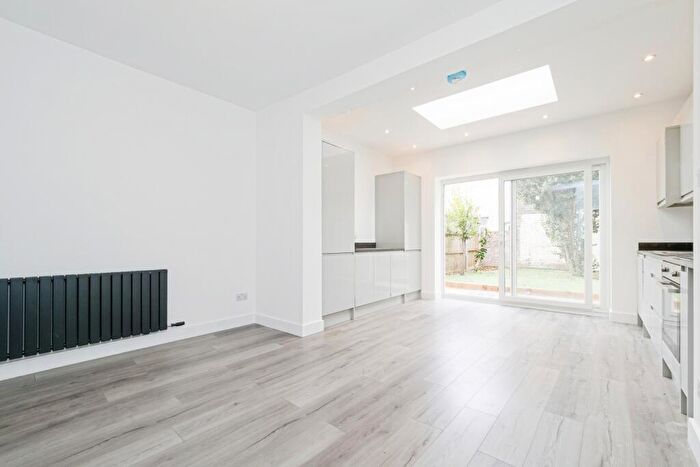 3 Bedroom Terraced House For Sale In Edinburgh Road, Plaistow, London, E13