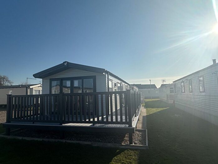 2 Bedroom Mobile/park Home For Sale In Beach Road, Sea Palling, Norwich, NR12