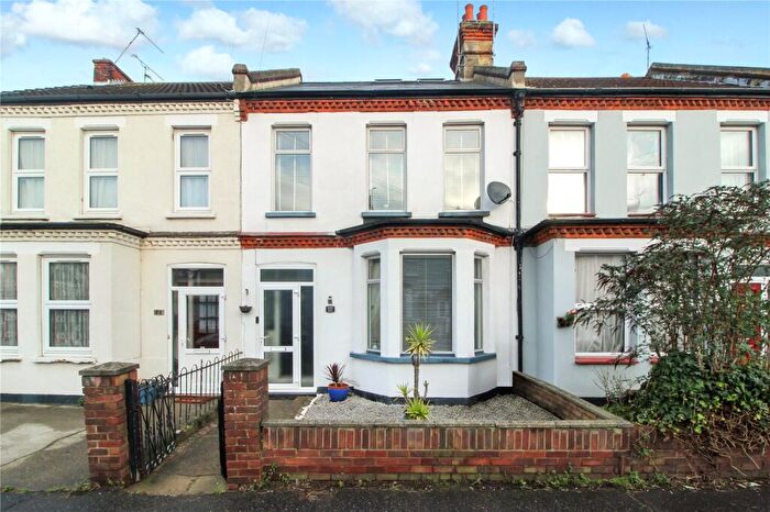 4 Bedroom Terraced House For Sale In South Avenue, Southend-on-Sea, Essex, SS2