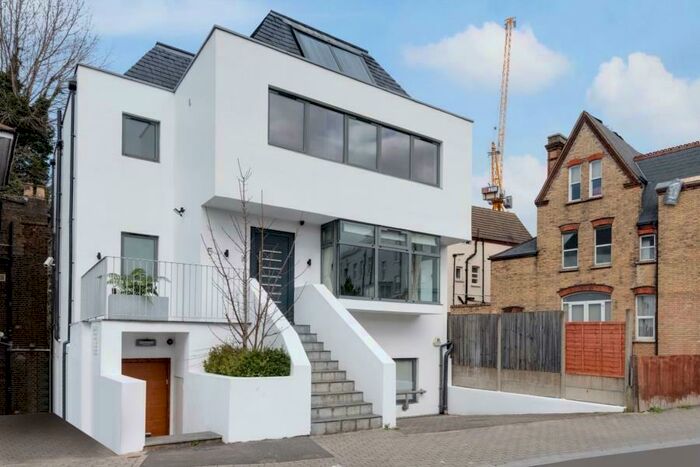 4 Bedroom Terraced House To Rent In Ridge Road, Childs Hill, NW2