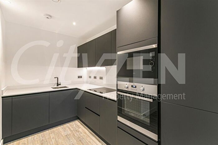 1 Bedroom Flat To Rent In Pavana Square, London, TW8