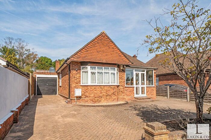 4 Bedroom Detached Bungalow To Rent In St Georges Drive, Ickenham, UB10