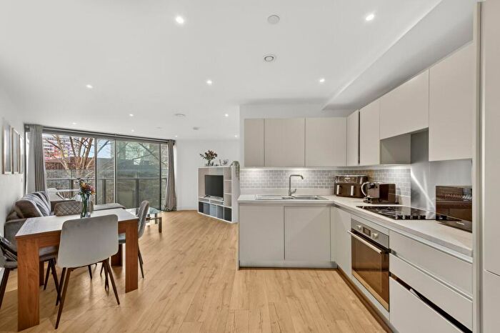 2 Bedroom Flat For Sale In Churchyard Row, Elephant And Castle, SE11