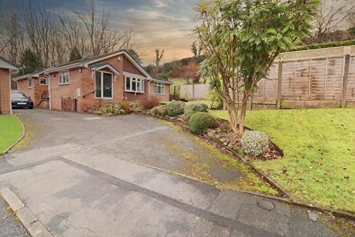 4 Bedroom Detached Bungalow For Sale In Bucklow Close, Mottram, Via Hyde, SK14