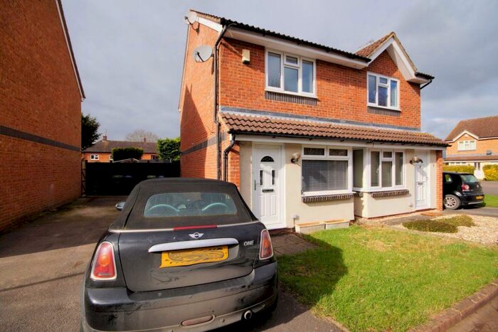 2 Bedroom House To Rent In Bishops Cleeve, GL52