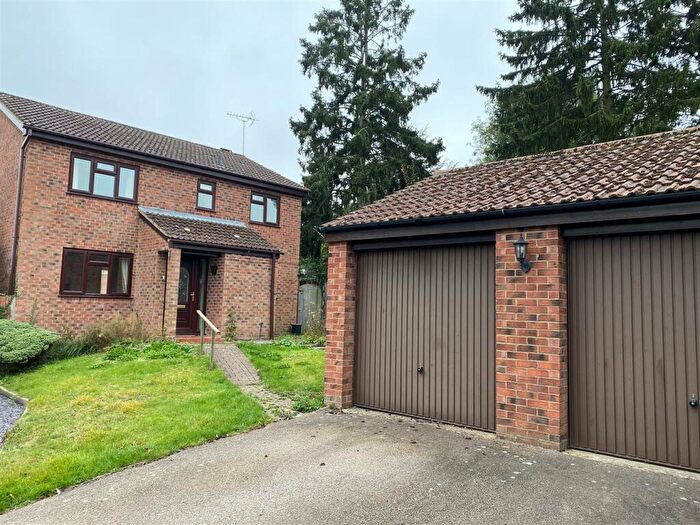 4 Bedroom Detached House To Rent In Hill Gardens, Market Harborough, LE16