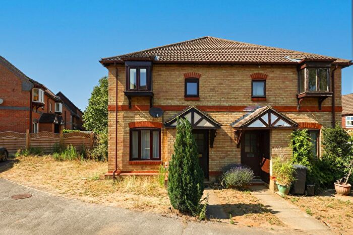 1 Bedroom Semi Detached House For Sale In Guildford, Surrey, GU4