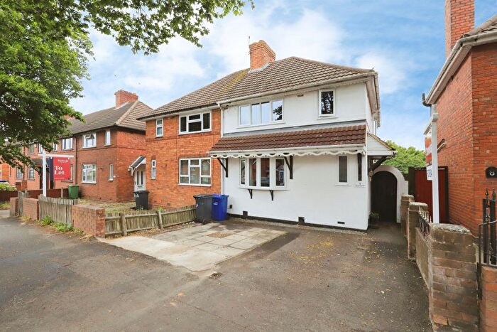 3 Bedroom Semi-Detached House For Sale In Harding Street, Coseley, Bilston, WV14