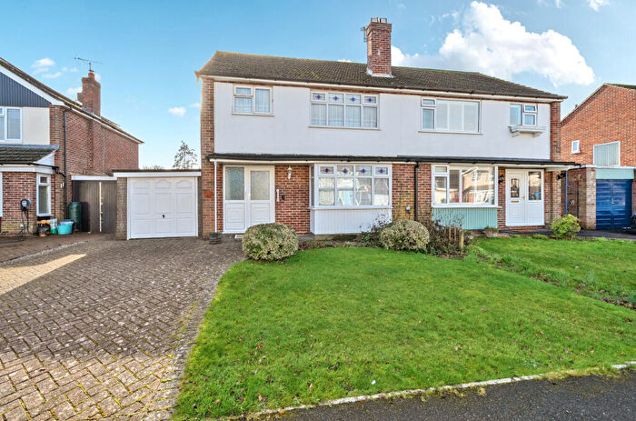 3 Bedroom Semi Detached House For Sale In Inhurst Avenue, Waterlooville, Hampshire, PO7