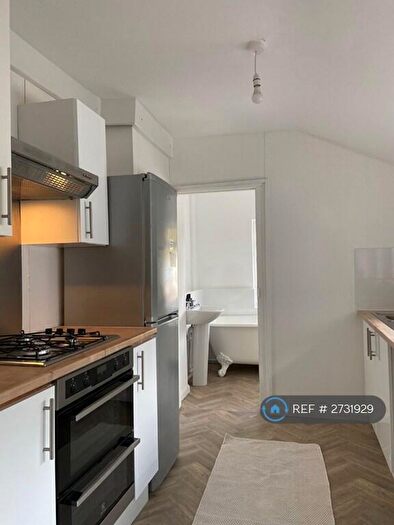 2 Bedroom Flat To Rent In Dunstable Road, Luton, LU1