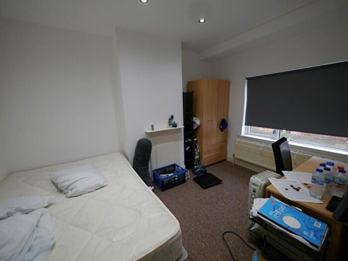 3 Bedroom Semi-Detached House To Rent In Mayville Avenue, Leeds, LS6