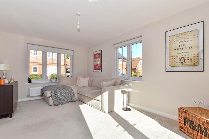 3 Bedroom Semi-Detached House For Sale In Williams Road, Allington, Maidstone, Kent, ME16