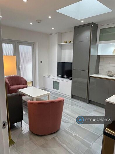 2 Bedroom Flat To Rent In Croydon, Croydon, CR0