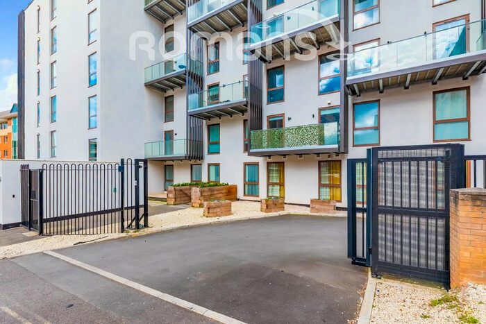 1 Bedroom Flat To Rent In Farnborough Road, Farnborough, GU14