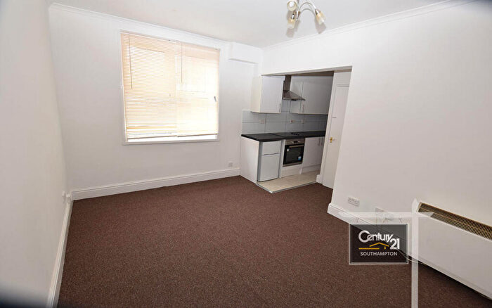 2 Bedroom Flat To Rent In |Ref: |, Terminus Terrace, Southampton, SO14