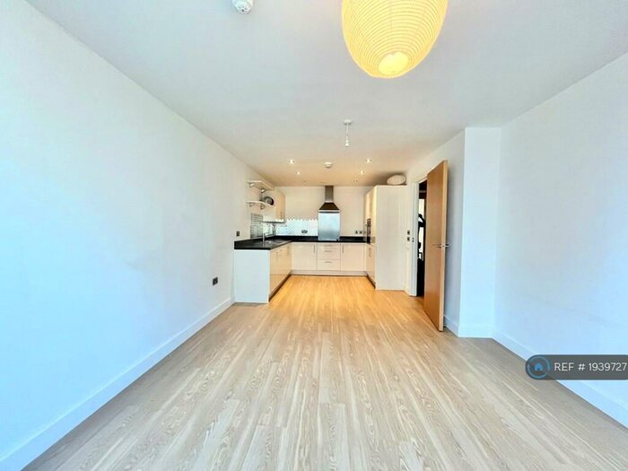 2 Bedroom Flat To Rent In Booth Court, London, SE13