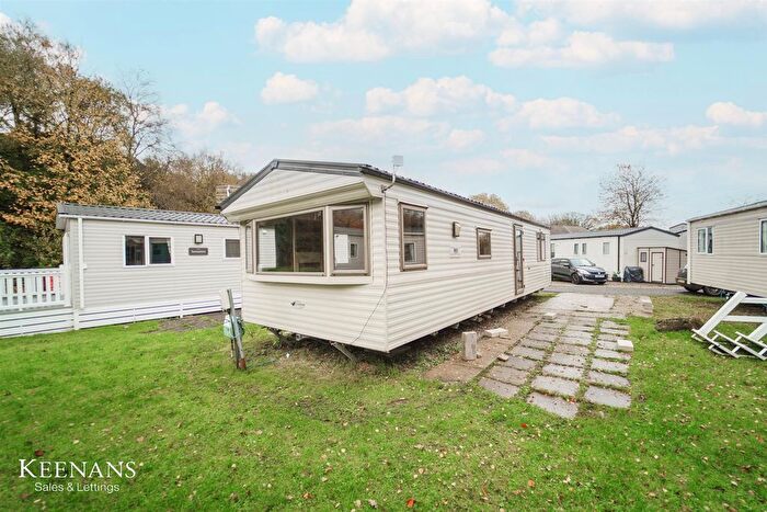 2 Bedroom Park Home For Sale In Higher Road, Longridge, PR3