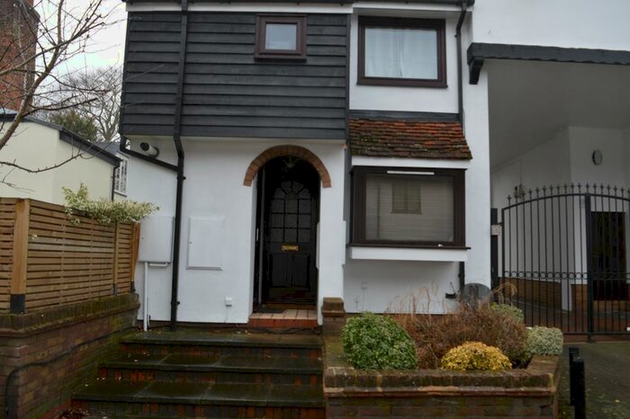 1 Bedroom Maisonette To Rent In Crib Street, Ware SG12