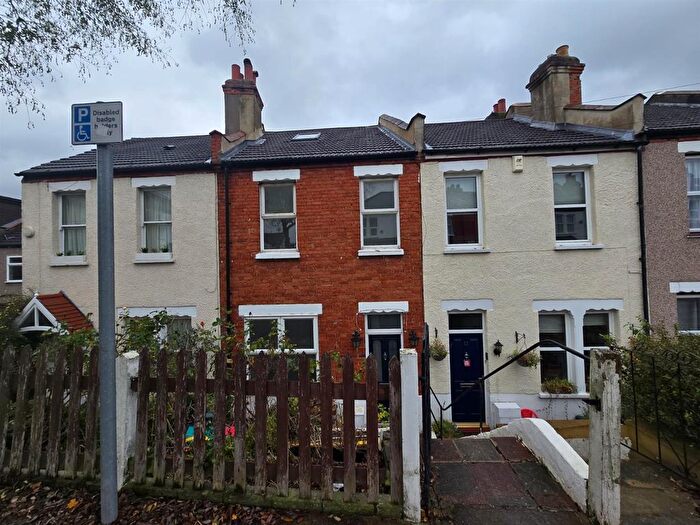 4 Bedroom Property To Rent In Villiers Road, Beckenham, BR3