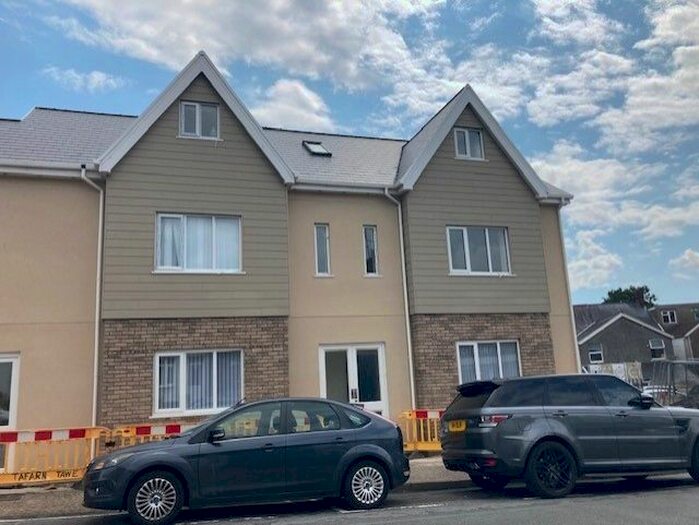 1 Bedroom Flat To Rent In Eversley Road, Sketty, Swansea, SA2