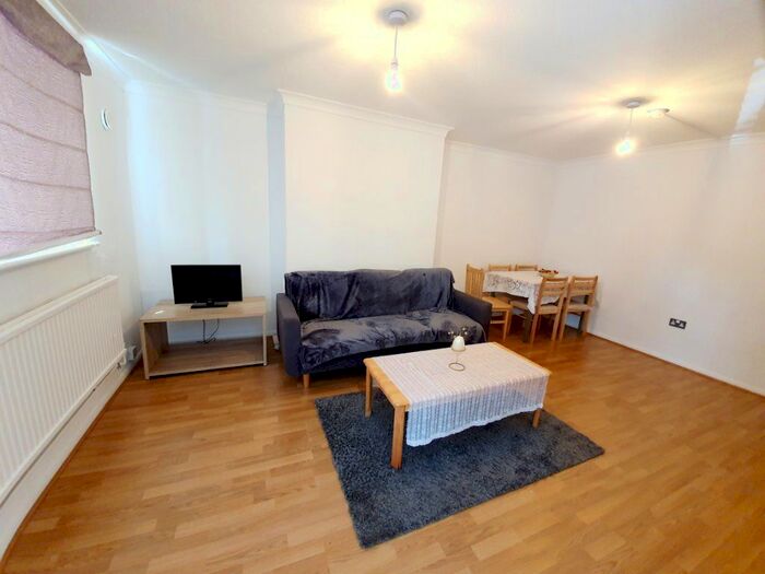 2 Bedroom Flat To Rent In Hazelmere Walk, Northolt, Middlesex, UB5