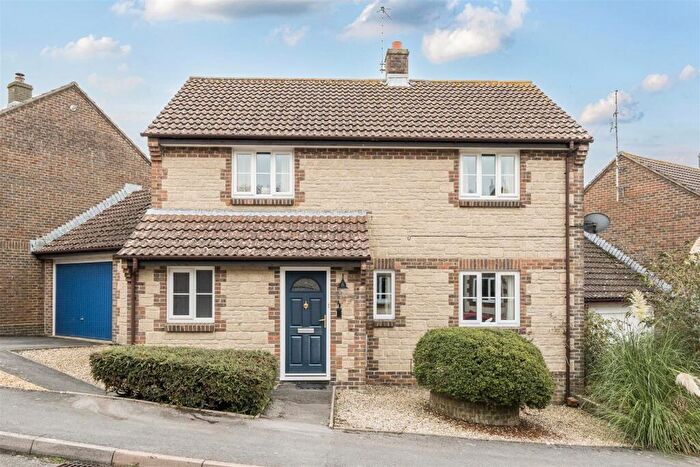 3 Bedroom Link Detached House For Sale In Frys Close, Portesham, Weymouth, DT3