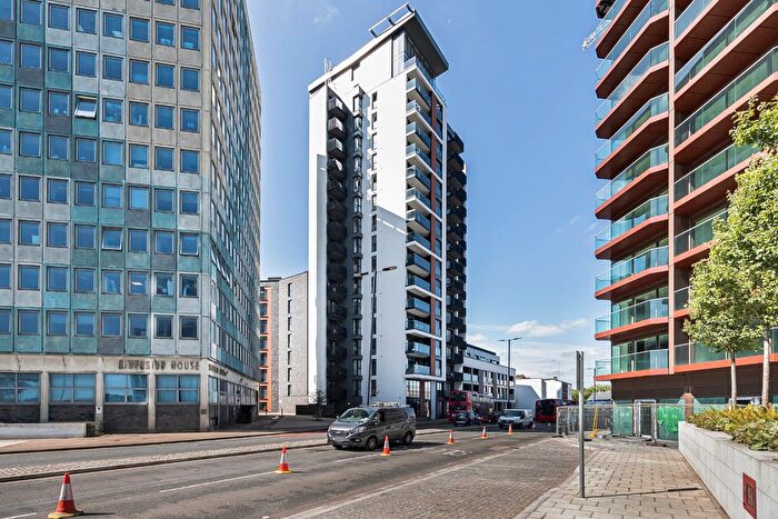 2 Bedroom Flat For Sale In Thomas York House, Woolwich High Street, London, SE18