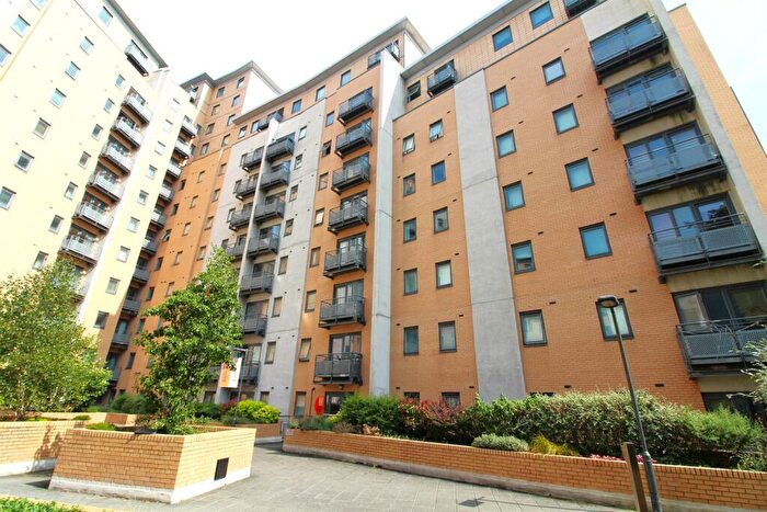 2 Bedroom Flat For Sale In /Aspect, LS2