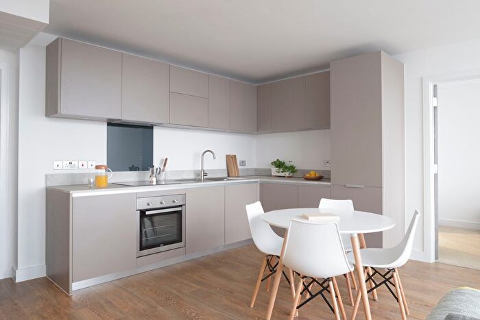2 Bedroom Flat To Rent In Northpoint, Ewell Road, Surbiton, KT6