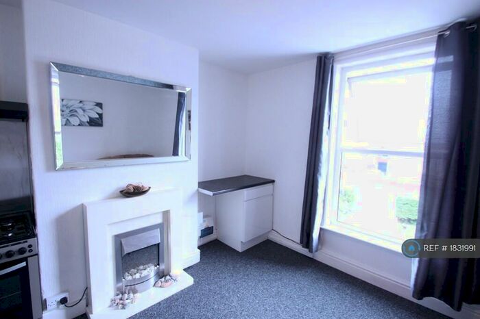 1 Bedroom Flat To Rent In Albany Road, Southport, PR9