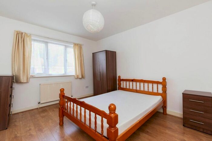 Studio To Rent In Brondesbury Road, London, NW6