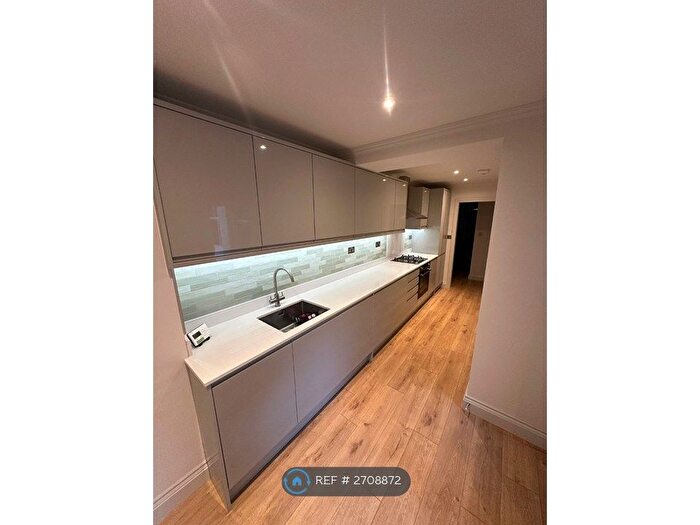 2 Bedroom Flat To Rent In Northwood Road, London, N6